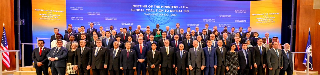 Secretary Pompeo Poses for a Family Photo With Ministers