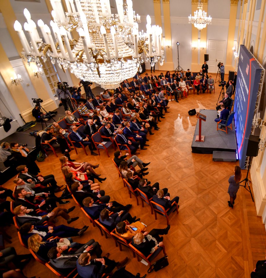 Secretary Pompeo Speak With Young Slovak Leaders at GLOBSEC - 33200111758
