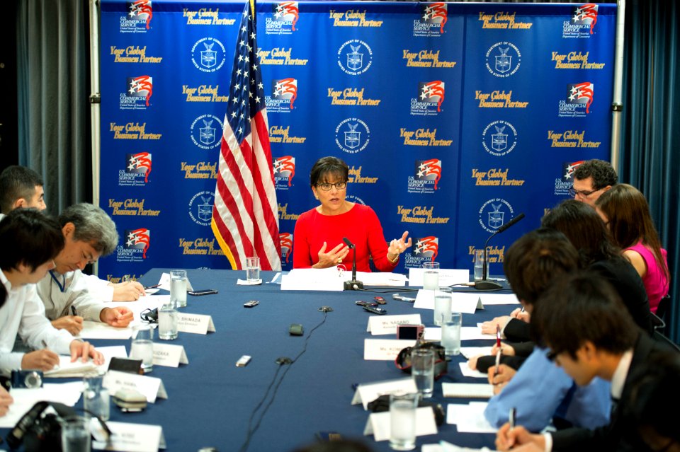 Secretary Pritzker Addresses Japanese Media - Flickr - East Asia and Pacific Media Hub (3)