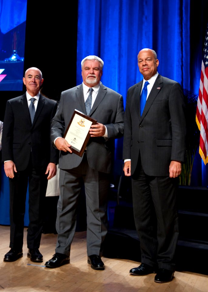 Secretary's Customer Service Award (30538134871)