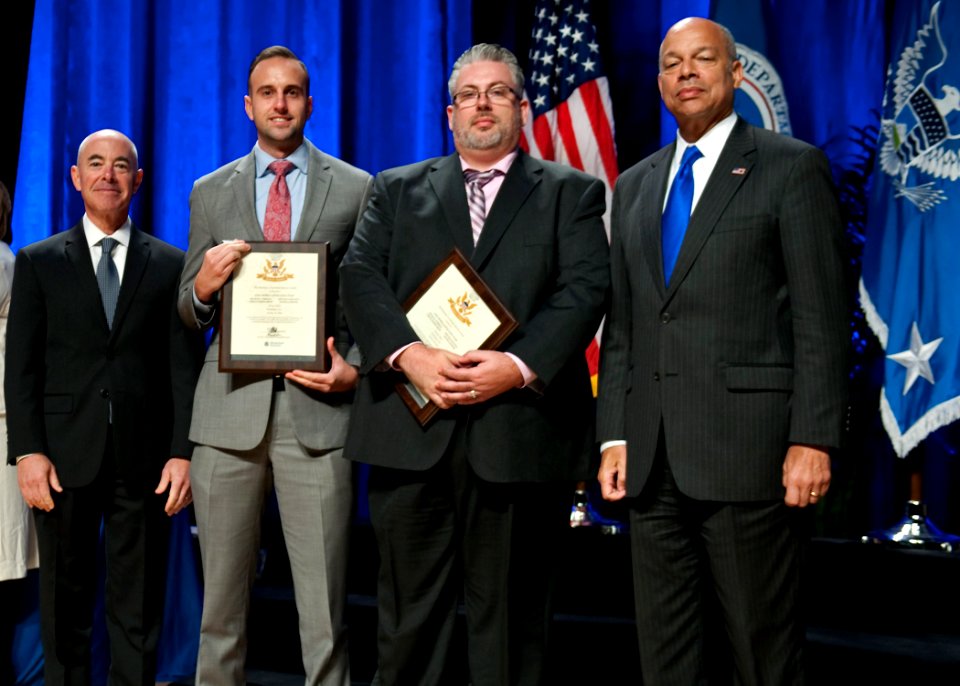 Secretary's Customer Service Award (29992688423)