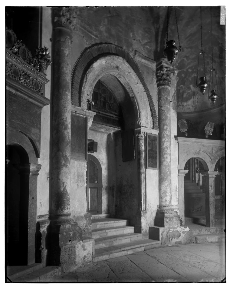 Section of Church of (the Holy) Sepulchre, interior LOC matpc.06576