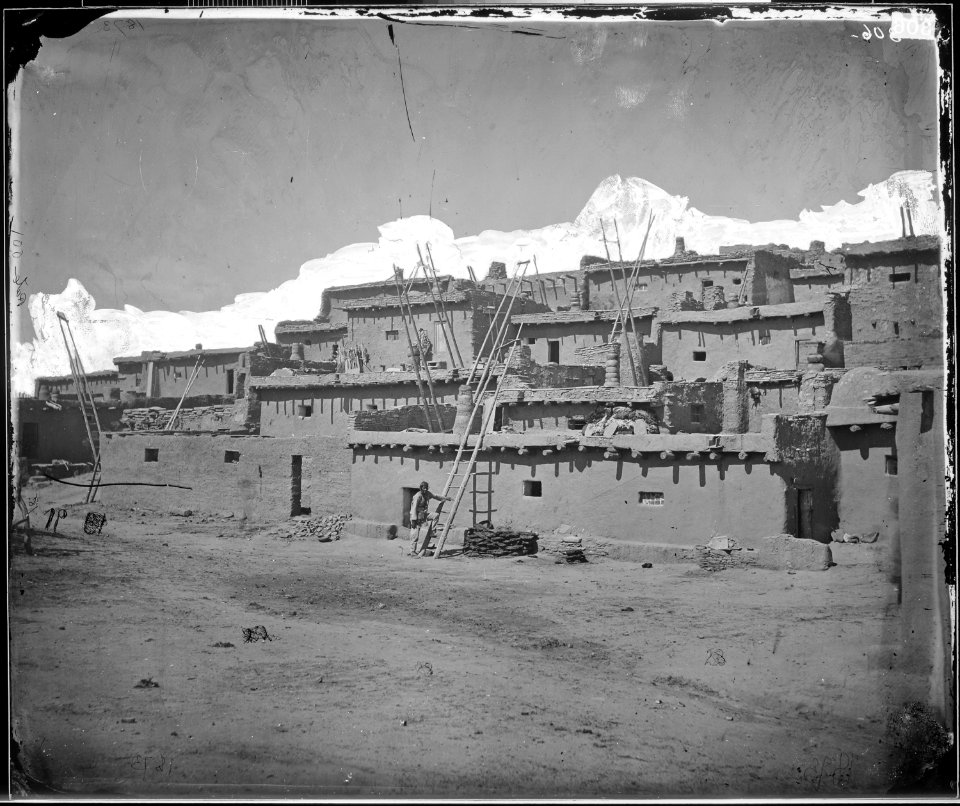 SECTION OF SOUTH SIDE OF ZUNI PUEBLO, NEW MEXICO - NARA - 524257