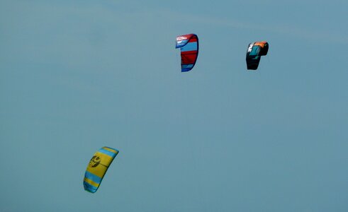 Kiting kite surfing sea photo