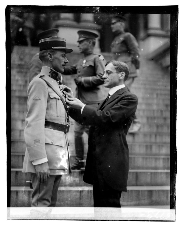 Secty. Baker & Capt. Emanuel Eugene Frankford, Military attache, French Legation LCCN2016827196