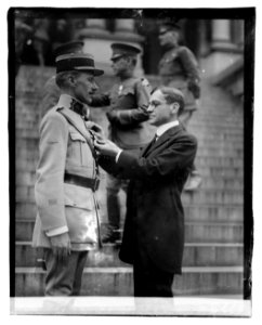 Secty. Baker & Capt. Emanuel Eugene Frankford, Military attache, French Legation LCCN2016827196
