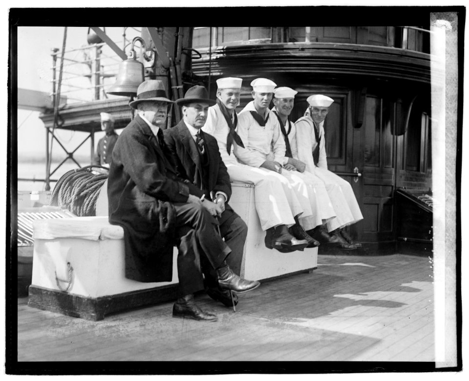 Secty. Meredith on Mayflower LCCN2016828837
