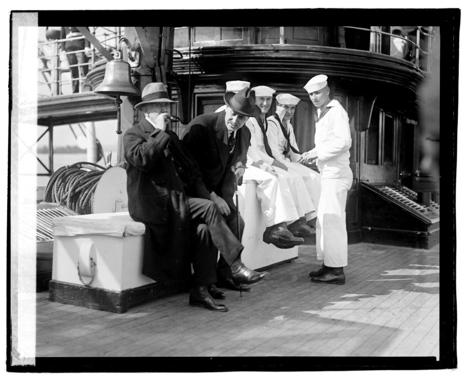 Secty. Meredith on Mayflower LCCN2016828838
