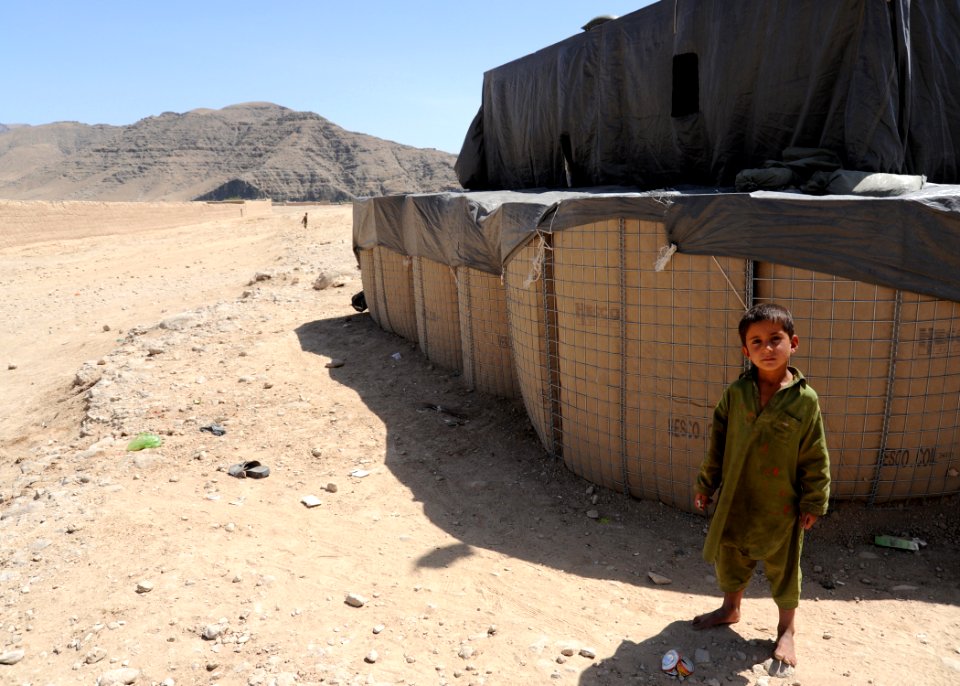Security checkpoint in Afghanistan 120730-N-OH262-643