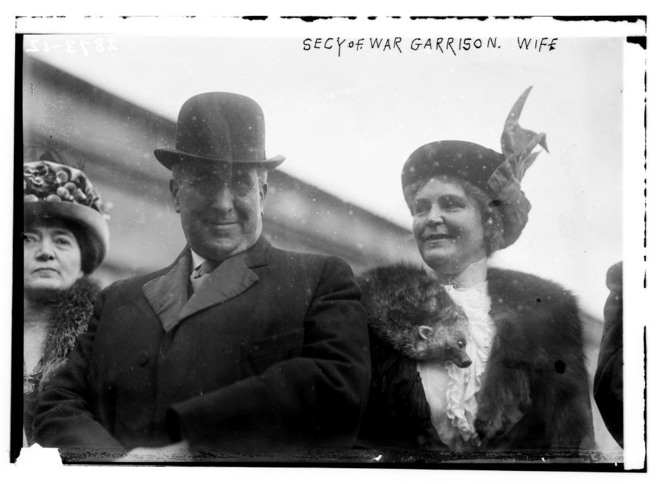 Secy of War Garrison (and) wife LCCN2014694537