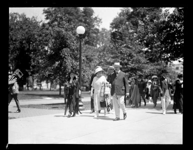 Secy. and Mrs. Weeks at Annapolis opening day of Naval Academy June week. 1922 LCCN2016891571