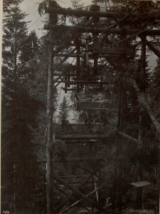 Seilbahn Nr, 70-b. Kreuzung mit Einzelbahn (Wagen mit Verwundeten). (BildID 15643699)
