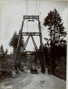 Seilbahn Nr, 10. Stütze bei der Straßenkreuzung Pusterle. (BildID 15643561)