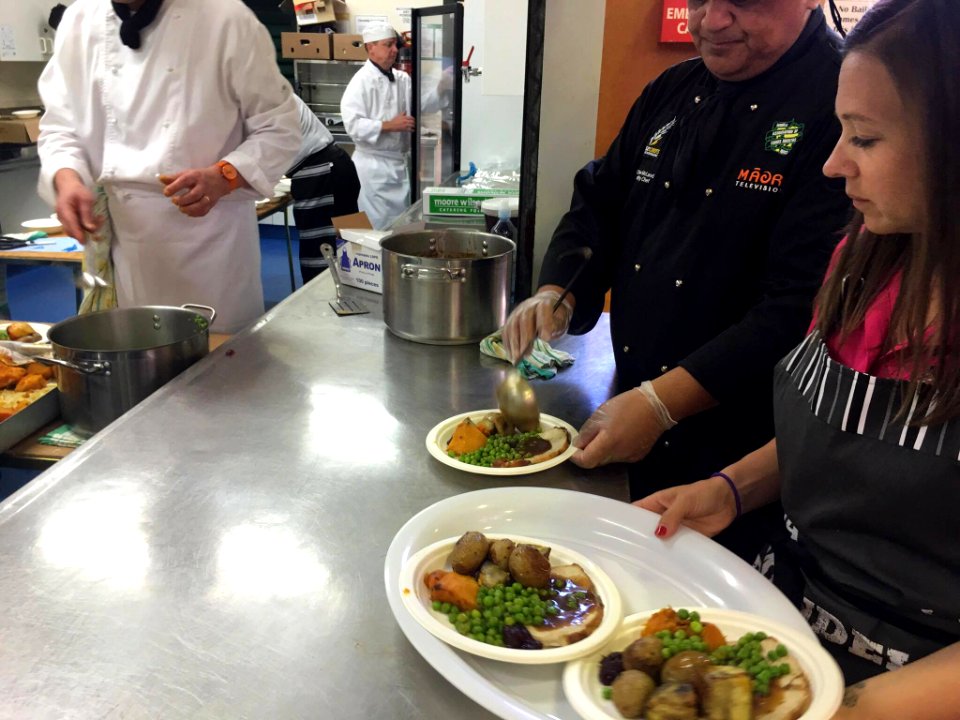 The annual Thanksgiving lunch for Wellington's needy (31042899532)