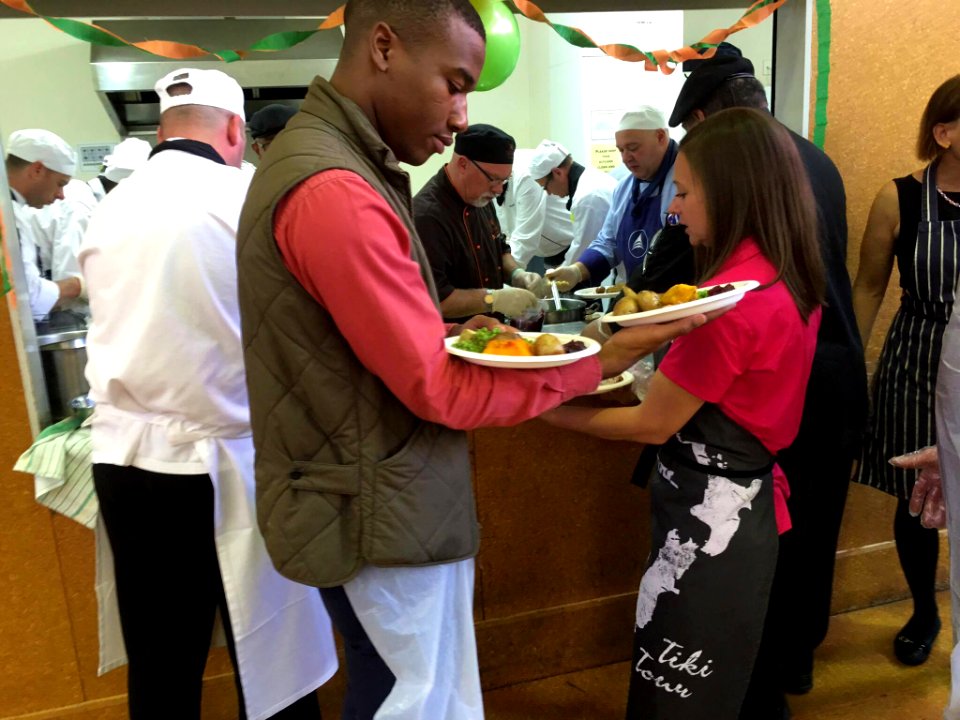 The annual Thanksgiving lunch for Wellington's needy (31042896422)