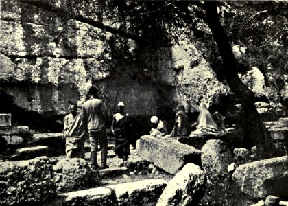 The Apollo Fountain. Facing p.133. Accidents of an antiquary's life. 1910