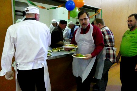The annual Thanksgiving lunch for Wellington's needy (31186053545)
