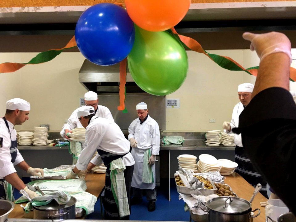 The annual Thanksgiving lunch for Wellington's needy (30818875320)