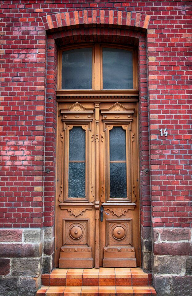 Oak input old door photo