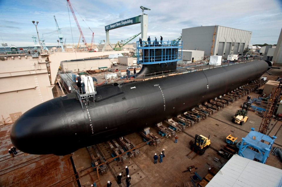 The attack submarine Minnesota under construction. (8414176878)