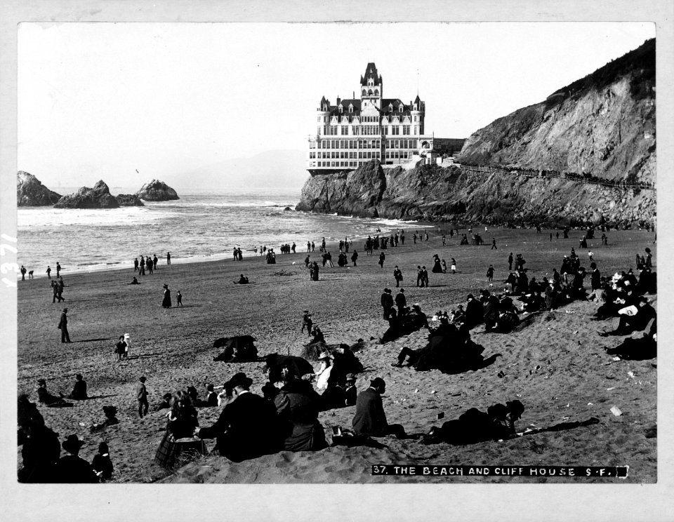 The beach and Cliff House, San Francisco LCCN2002723950