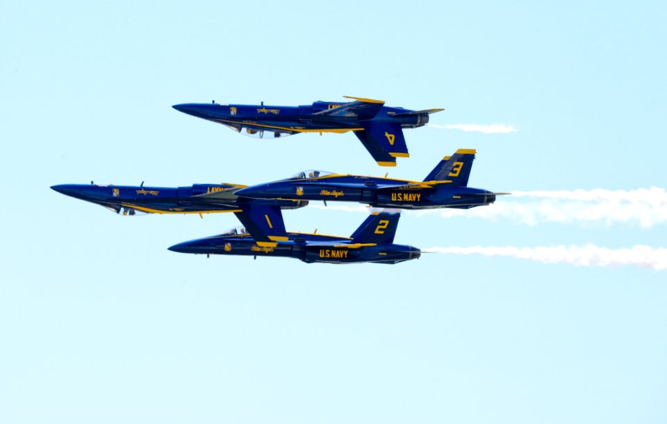 The Blue Angels perform the Double Farvel maneuver. (20077162328)