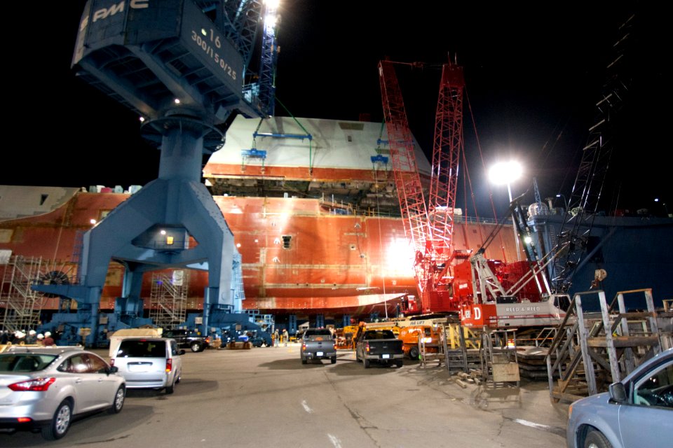 The boathouse of USS Zumwalt is moved into position. (8291331134)