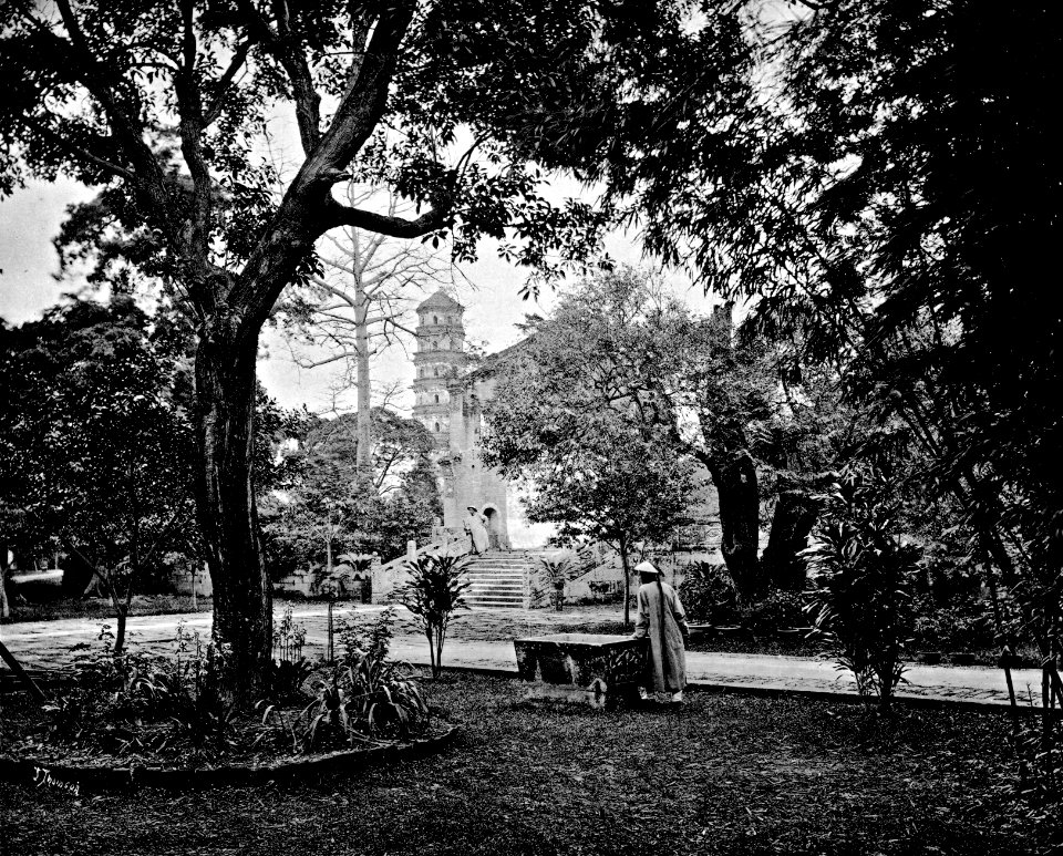 THE BRITISH CONSULAR YAMUN, CANTON