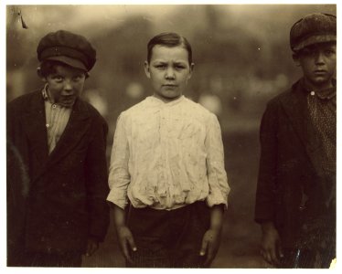 The central boy is 9 y(ea)rs old - one is 11. Turners in Rome (Ga.) Hosiery Mill. LOC nclc.02750