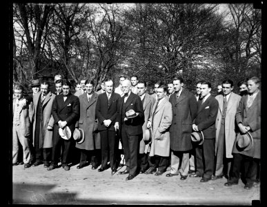 The Centre College football team, of Kentucky, in Washington to play Georgetown University, called on President Coolidge, today, Nov. 14th. In the center of the group can be seen the LCCN2016894382