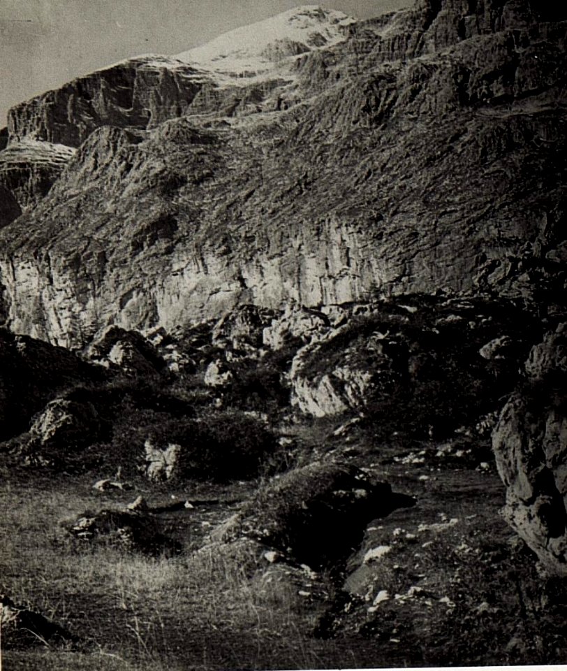Sellagruppe, zweite Linie oberhalb Campolungo. (BildID 15579054)