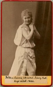 Selma Eklund, rollporträtt - SMV - H2 180