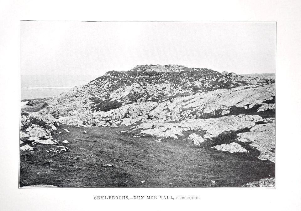 Semi-brochs Dun Mor Vaul from south Beveridge 1903