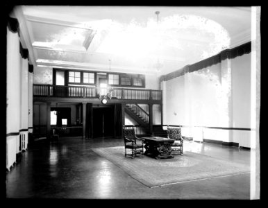 Semmes Motor Co., interior, Conn. Ave., (Washington, D.C.) LCCN2016851900