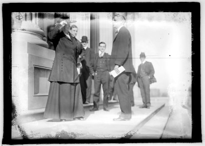 Sen. Kenyon & Miss N.L. Miller, Pres. of organization, petitions to Congress for embargo on munitions, 1-21-16 LCCN2016851215
