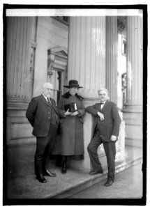 Sen. Ladd, Mrs. Nels P. Radick, Sen. Norris, 3-3-22 LCCN2016846125