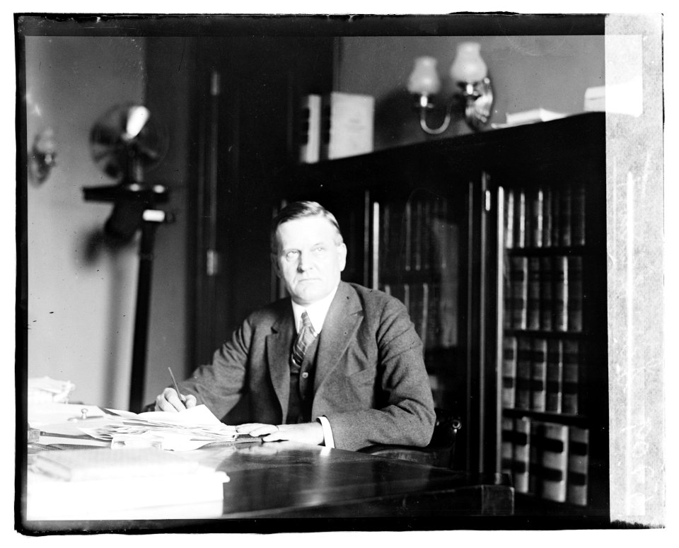 Sen. Lenroot LCCN2016819671