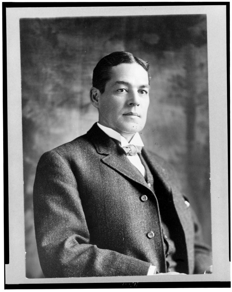 Sen. Robert Latham Owen, half-length portrait, facing right LCCN95514693