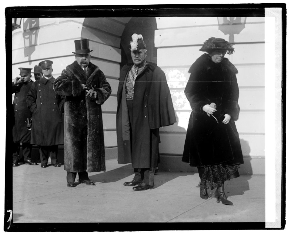 Sen. Saulsbury & Sir Robt. Borden LOC npcc.05624