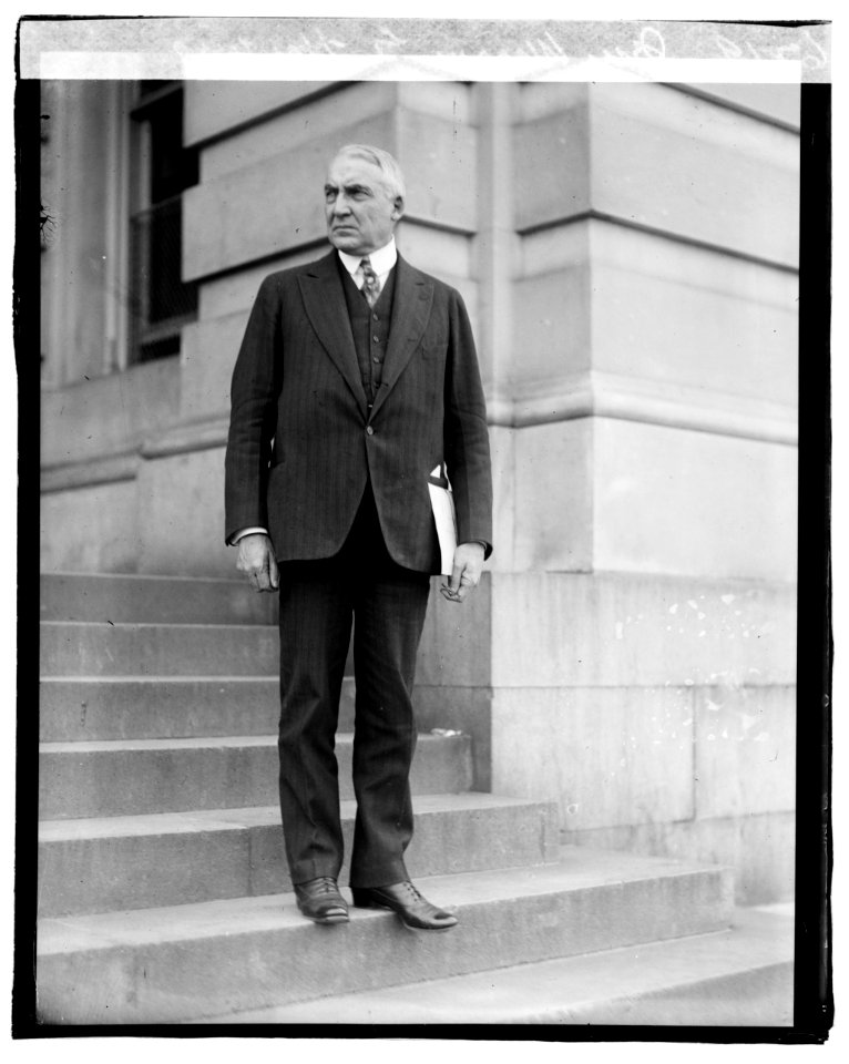 Sen. Warren S. (G.) Harding LCCN2016819940