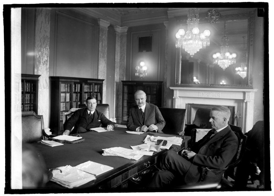 Senate Committee on Reconstruction, 12-22-20 LCCN2016844887