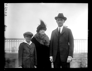 Senator and Mrs. George and family LCCN2016891811