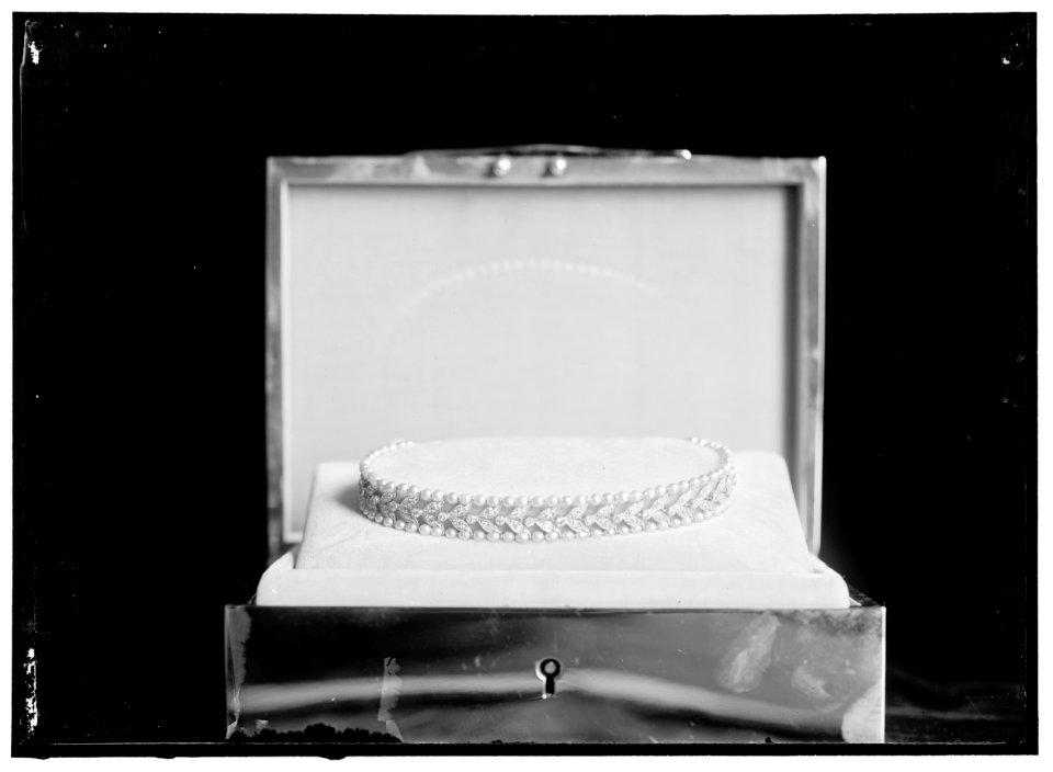 SENATE, U.S. SENATE GIFTS TO ELEANOR WILSON LCCN2016865514
