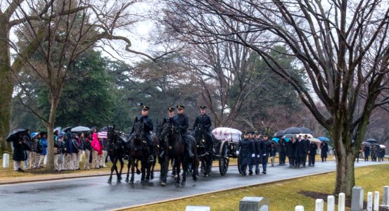 Senator Brooke funeral - caisson & kids (16591914308)