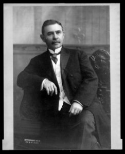 Senator Furnifold McLendel Simmons, three-quarter length portrait, seated, facing front LCCN2002722631
