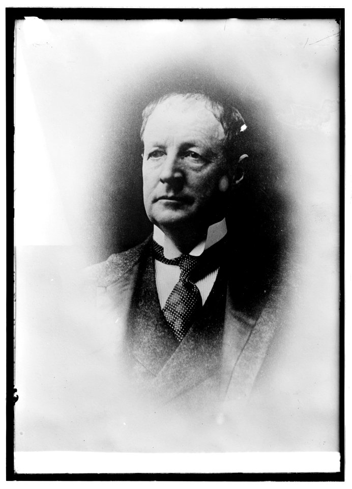 Senator Newlands. LCCN2016820755
