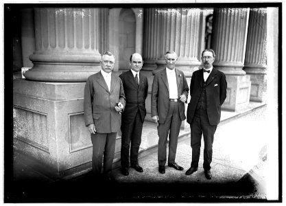 Senators Phipps, Harris, Ball & Cong. Hardy, 7-6-22 LCCN2016846486