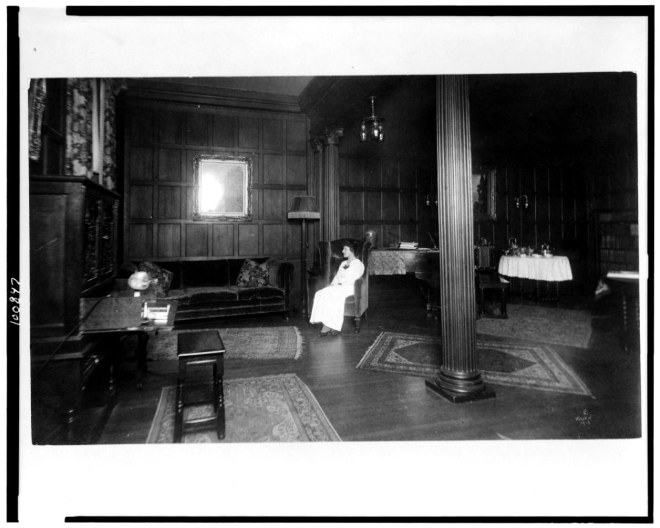 Senior parlor, Vassar College - photo by Wolven, Poughkeepsie, N.Y. LCCN90715177