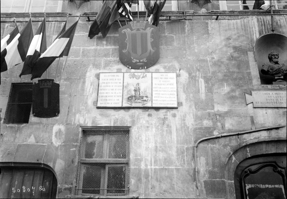 Senlis, 1917, septembre (plaque commémorative en l'honneur de M. Eugène Odent, ancien maire et martyr de Senlis)
