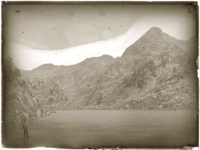 Senyor al llac del pic La Llança